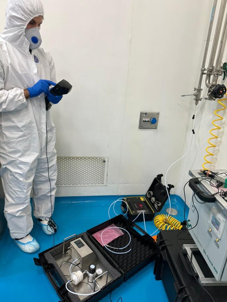 تیم حرفه ای ولیدیشین اموزش دیده مطابق با استاندارد های Gmp و ISO 8573